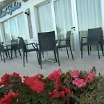 Sylvia Hotel *